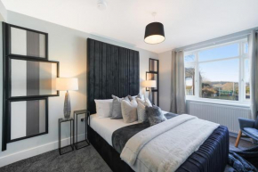 8 Bed home all-ensuites with multiple free parking